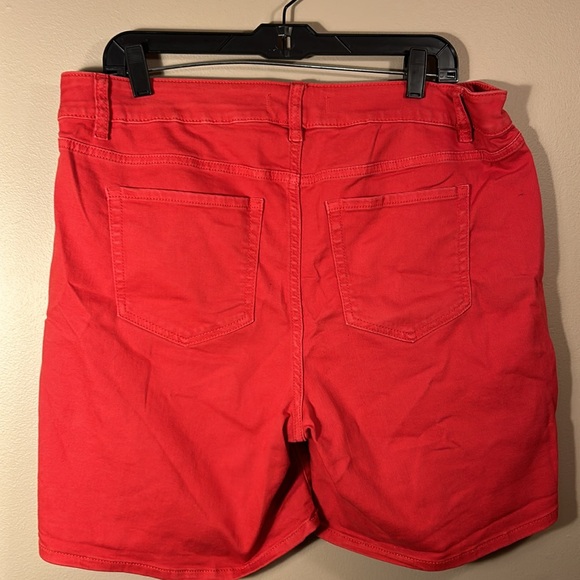 LANE BRYANT Red Stretch Denim Girlfriend Short - Picture 2 of 5